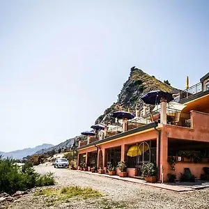 https://fondaco-parrino-mare.sicilyhotelsitaly.net